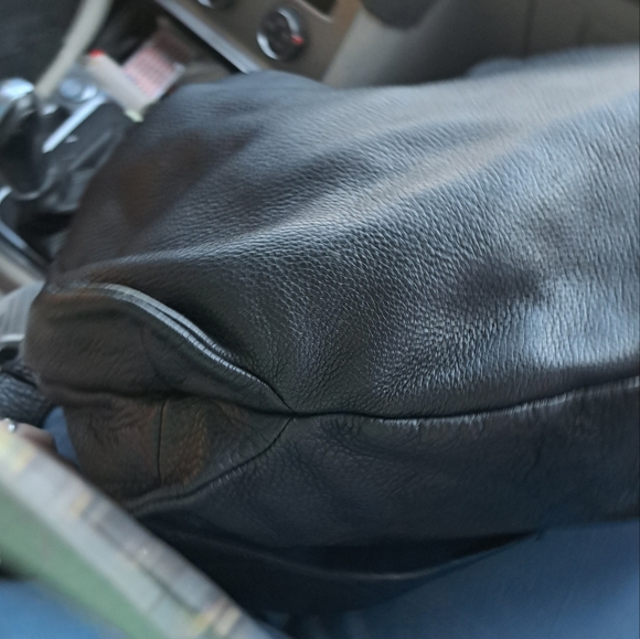 Kenneth Cole New York • Black Leather Oversized Bag Hobo Silvertone Stud Handle - Picture 11 of 13